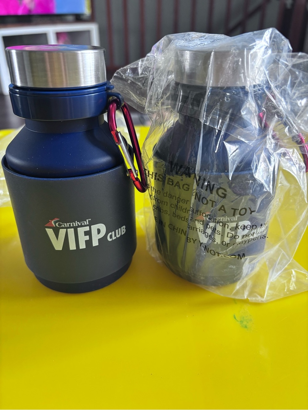 26 Carnival Cruise Line VIFP Club Collapsible Water Bottle Cups Expandable Set 2